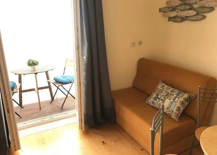 Central Madragoa Flat